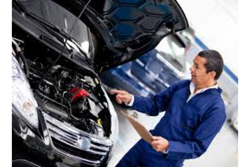 Auto mechanikas (ė)