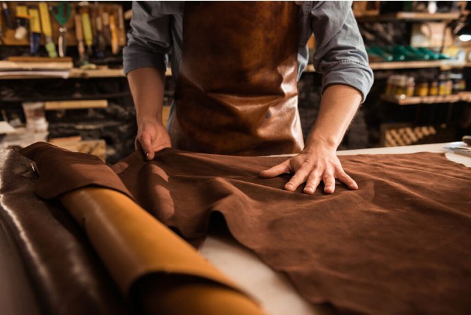 Baldų apmušėjas (-a)